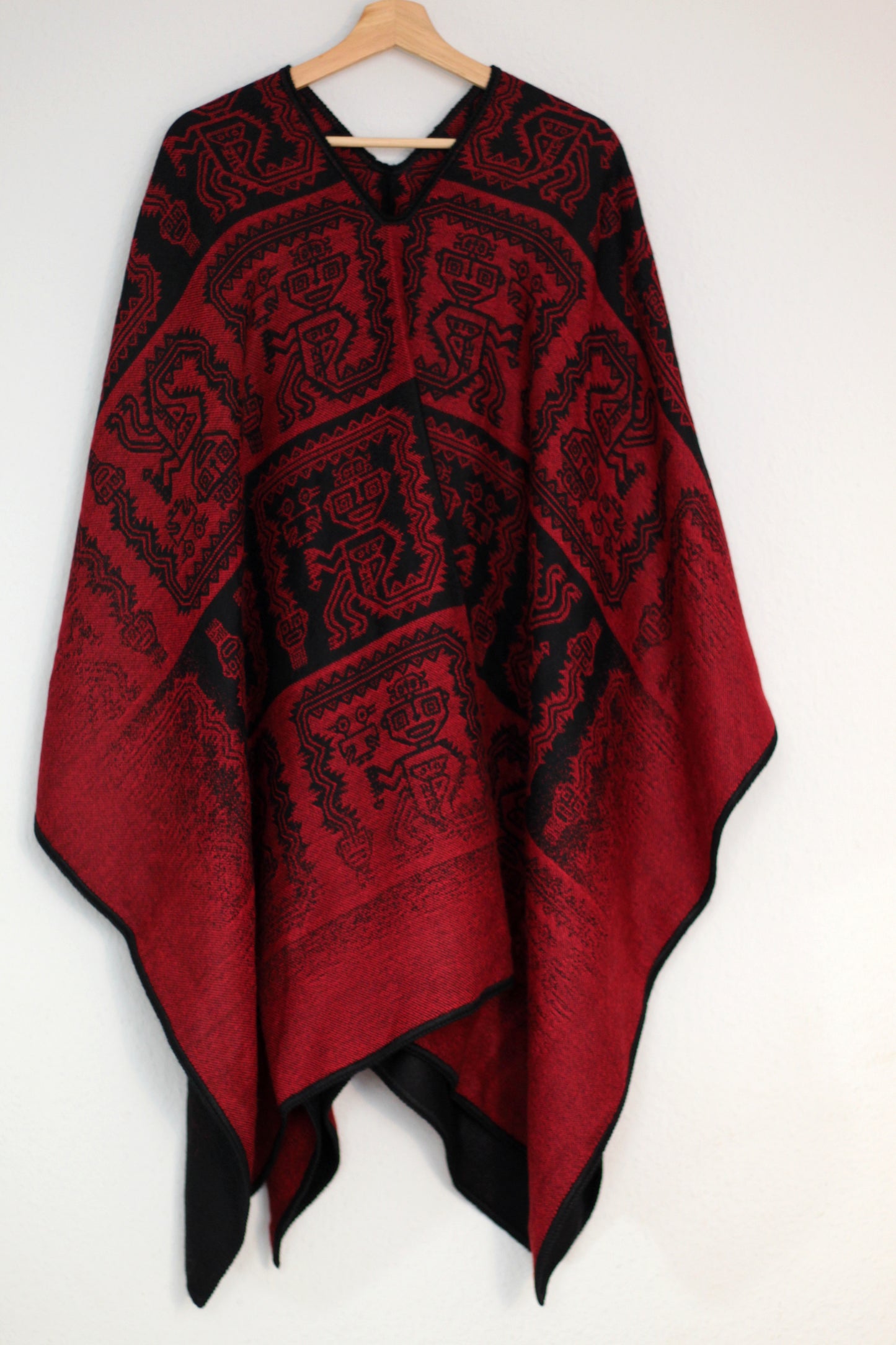 Zweiseitiges Baby Alpaka Poncho - Sacred Weavings