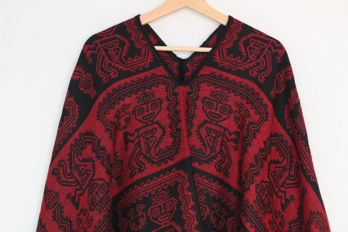 Zweiseitiges Baby Alpaka Poncho - Sacred Weavings