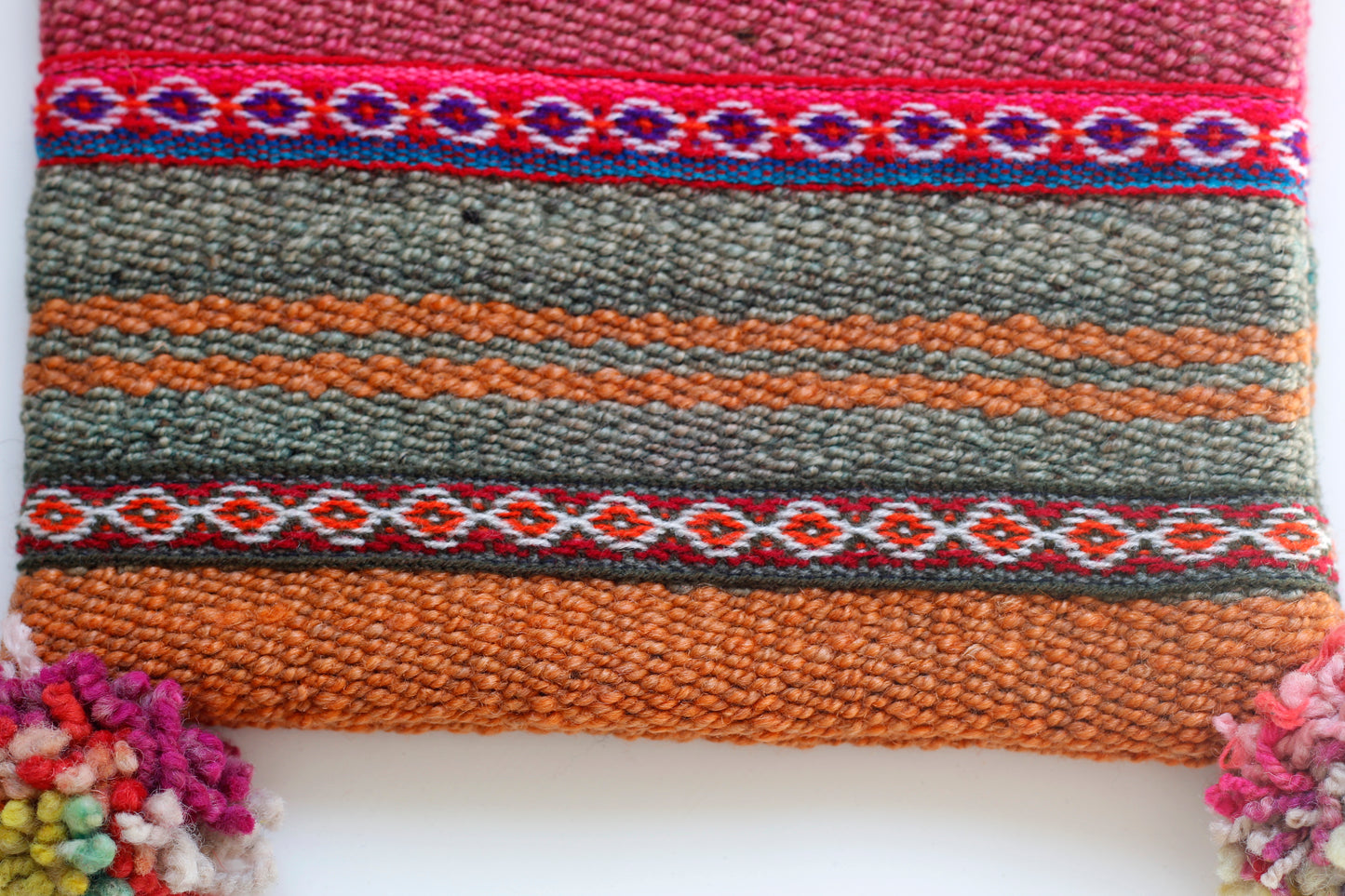Handgewebte Wolltasche - Lebhaft ethnisch gemustert - Pink, Grün & Orange - Sacred Weavings