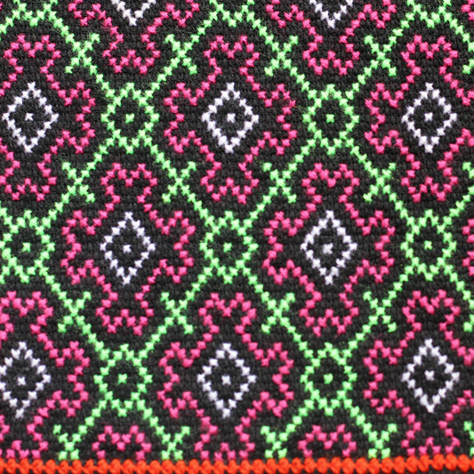 Shipibo Altartuch in Violett, 64x44cm - Schamanisches Tuch - Astrale Kraft - Silvia Ricopa - Sacred Weavings 