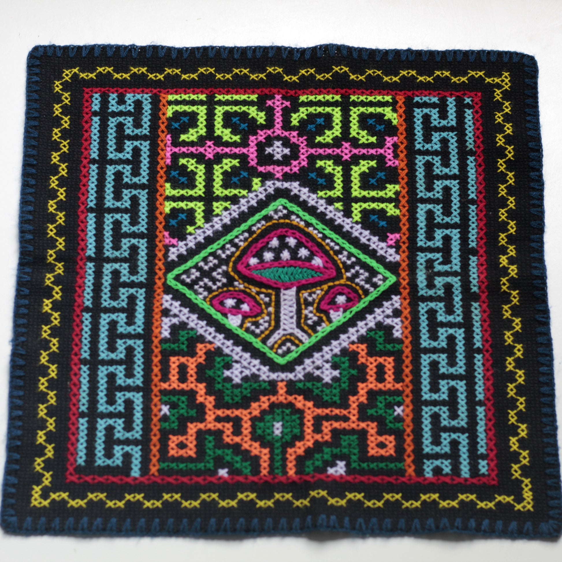 Medizin Pilz - Shipibo Altartuch , 33x34cm- Schamanisches Tuch - Silvia Ricopa - Sacred Weavings 