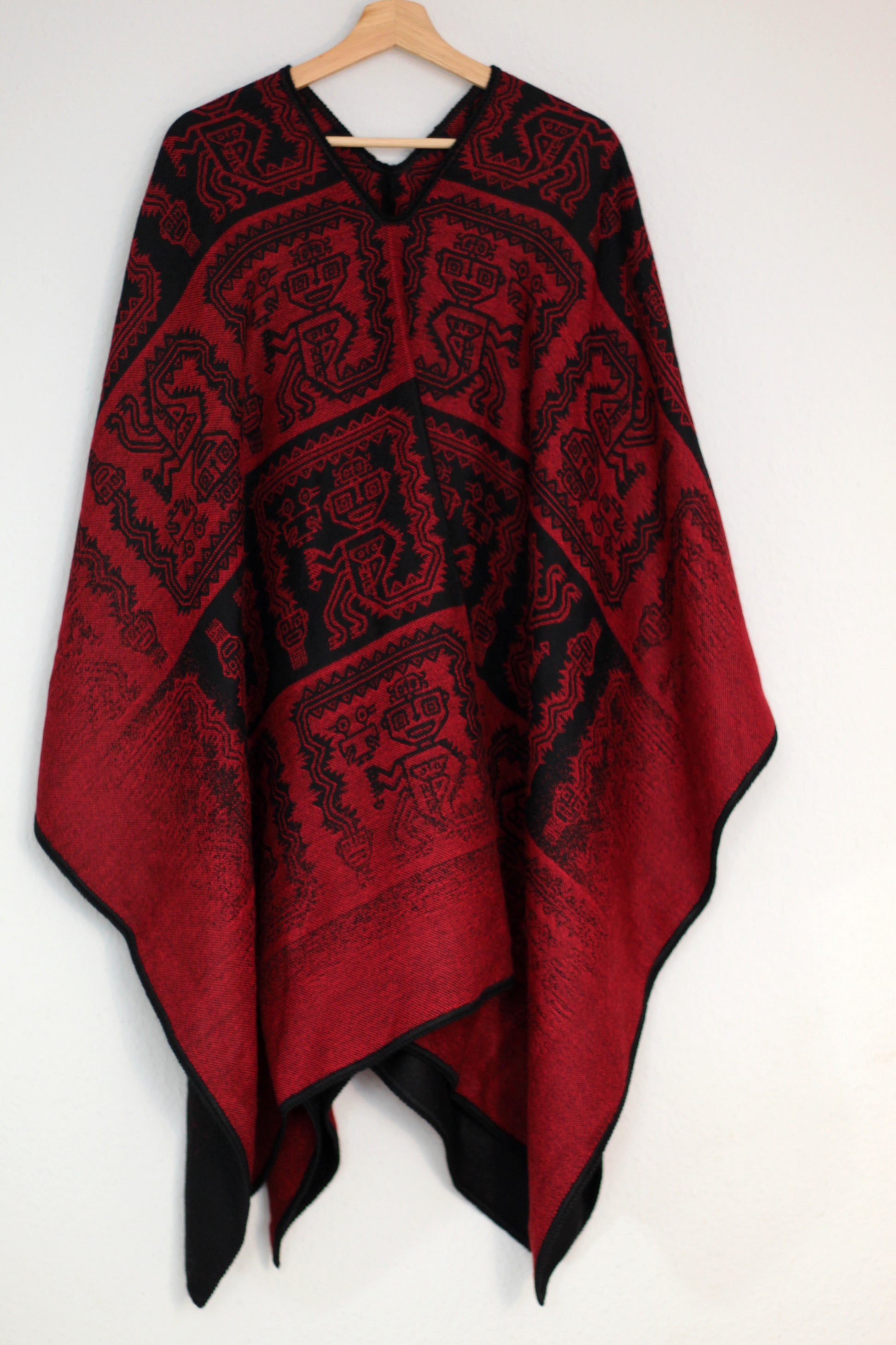 Zweiseitiges Baby Alpaka Poncho - Sacred Weavings 