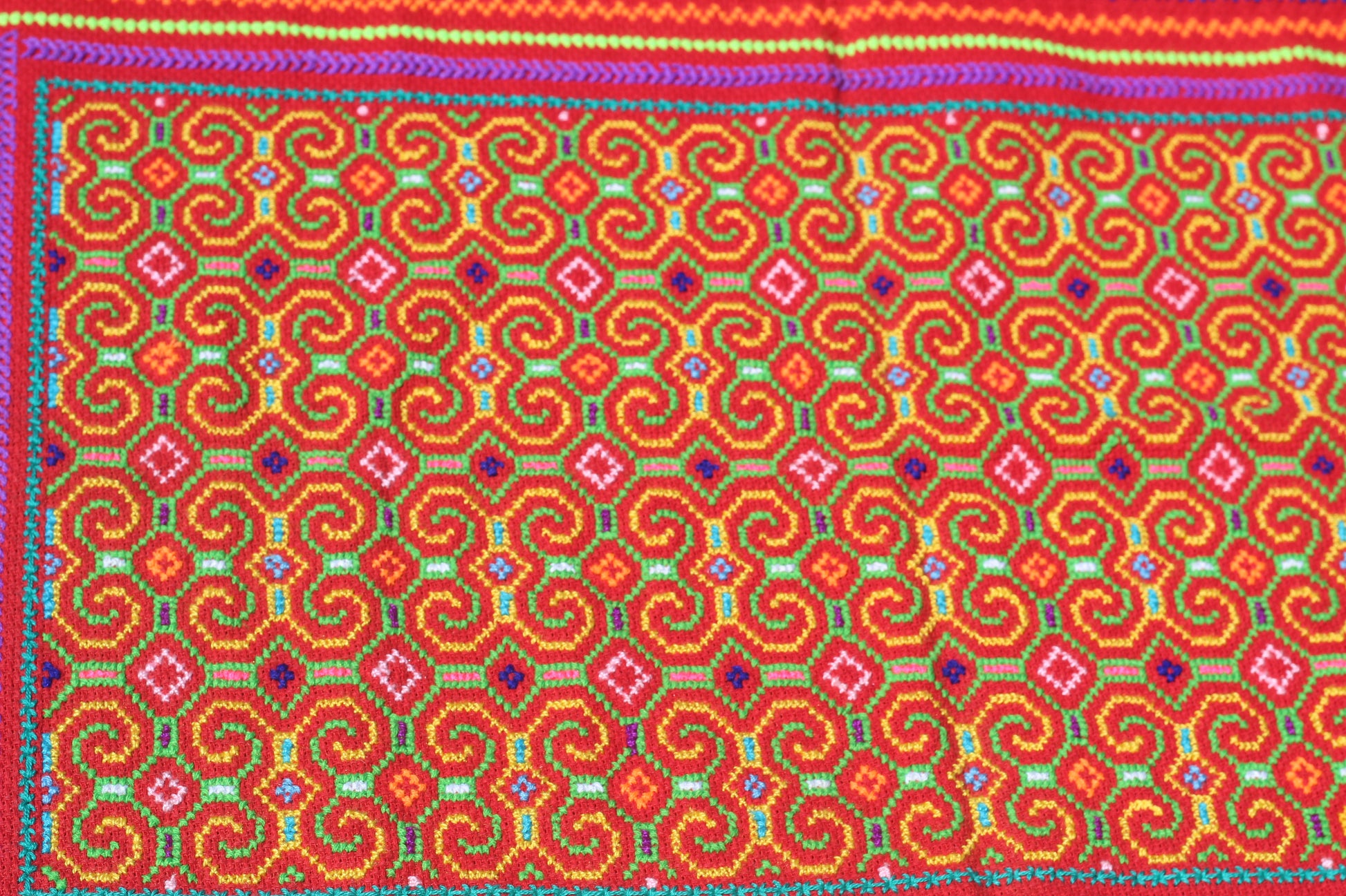 Shipibo Altartuch in Rot, 64x44cm - Schamanisches Tuch - Kraft des Feuers - Sacred Weavings 