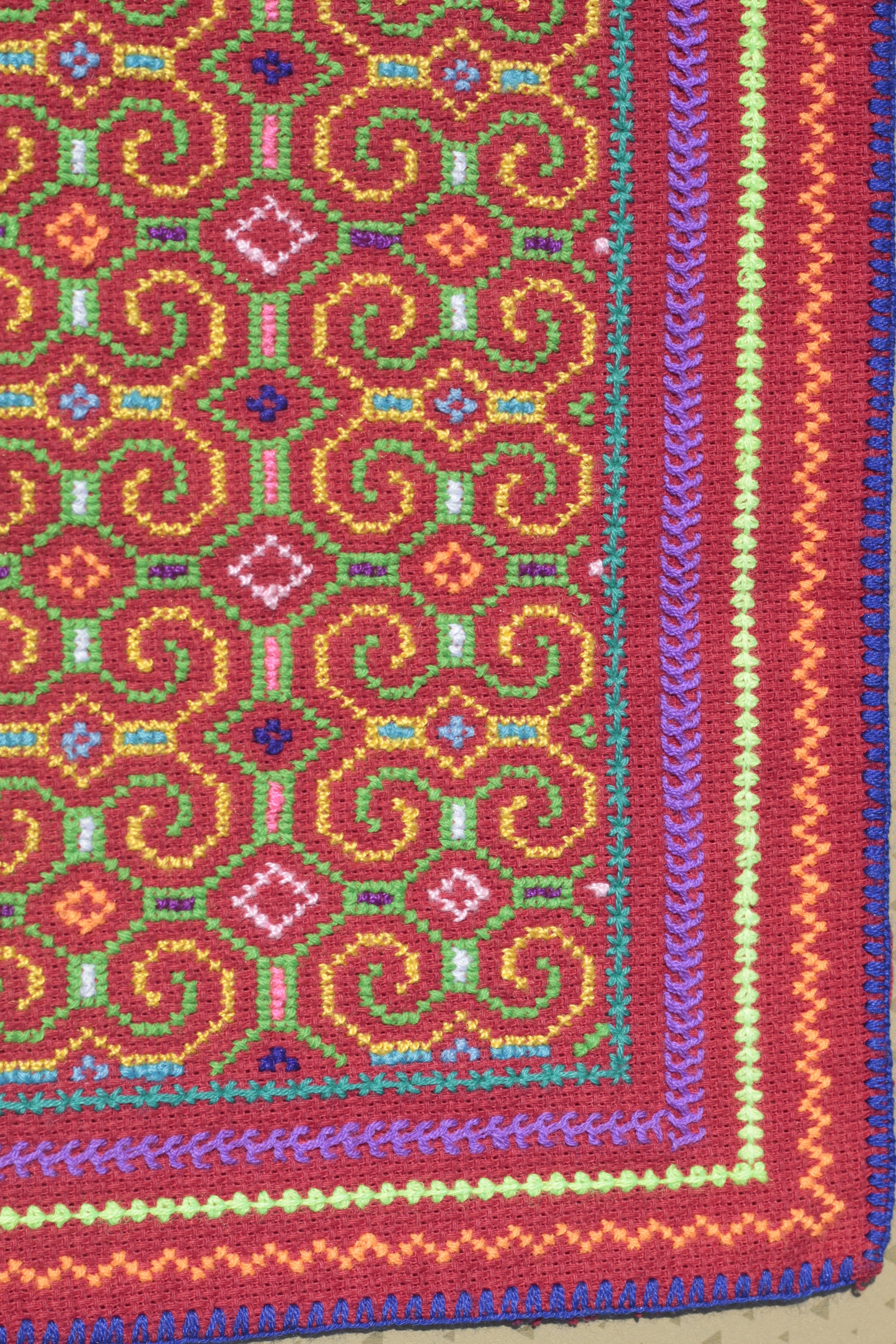Shipibo Altartuch in Rot, 64x44cm - Schamanisches Tuch - Kraft des Feuers - Sacred Weavings 