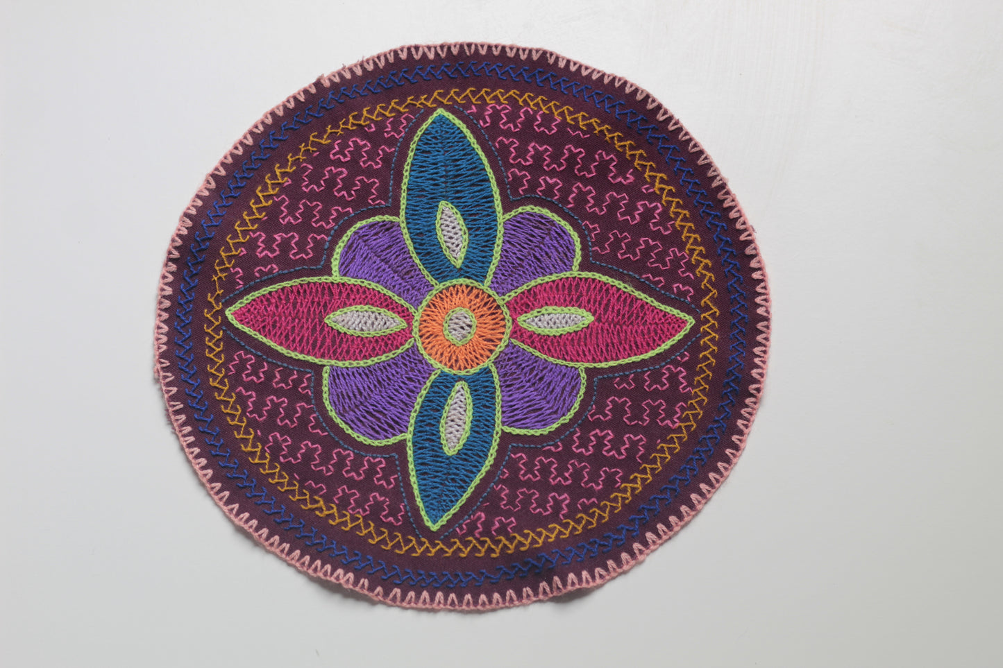 Shipibo-Conibo Aufnäher 22,5cm Diameter - "Florcita" - Sacred Weavings 
