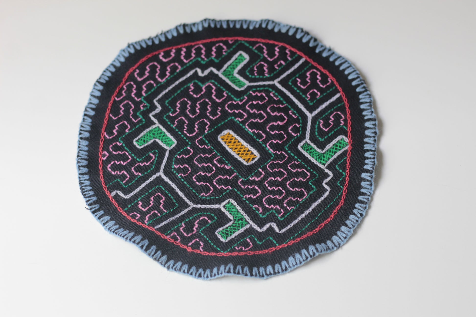 Shipibo Aufnäher - 13cm Diameter - Del Monte hacia el Mar - Sacred Weavings 