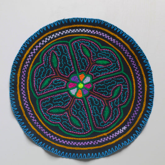 Shipibo Conibo Aufnäher - 20,5cm Diameter - "Arcoiris Flor" - Sacred Weavings 
