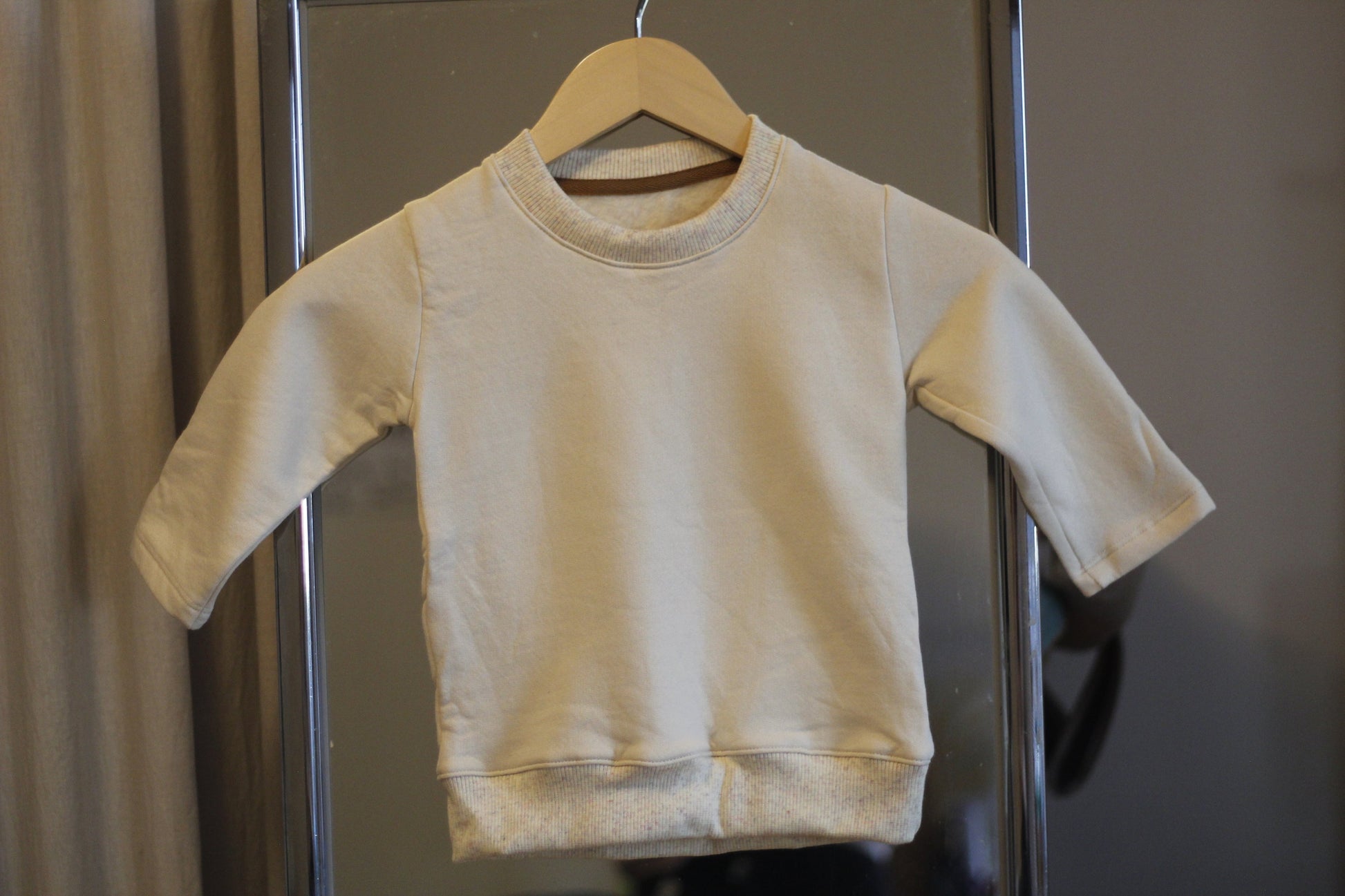 Heidelbeeren Blauer Baumwollpullover für Kinder, Handgefertigt aus Pima Fleece. - Sacred Weavings 