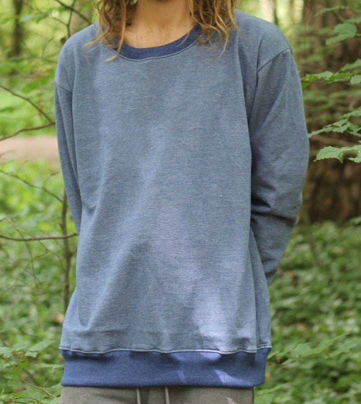 Bio-Baumwollpullover - Hafermilch & Heidelbeeren Blau - Sacred Weavings 