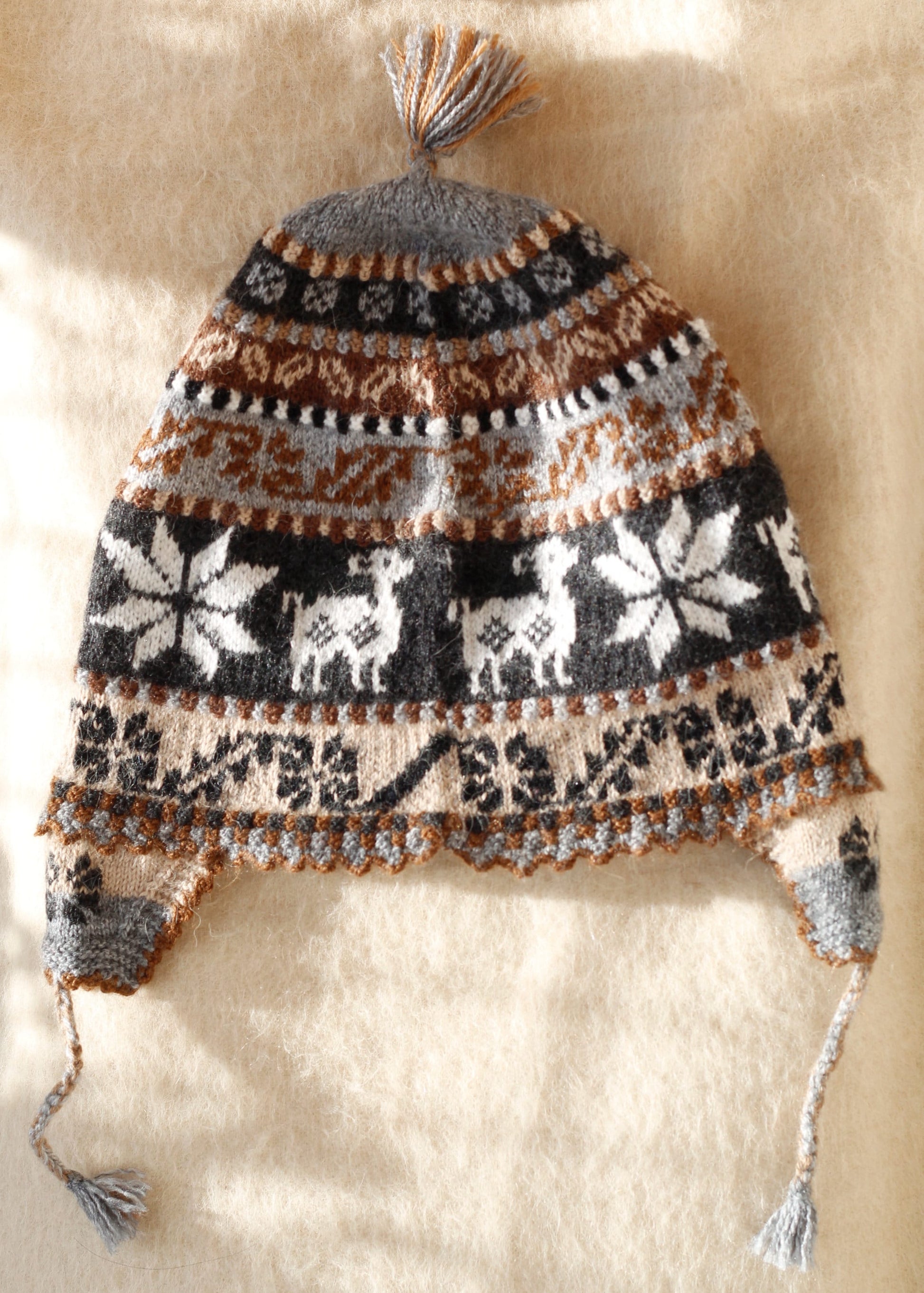 Alpaka Wollmütze mit Ohrenschutz "Chullo" - Handgewoben - Sacred Weavings 