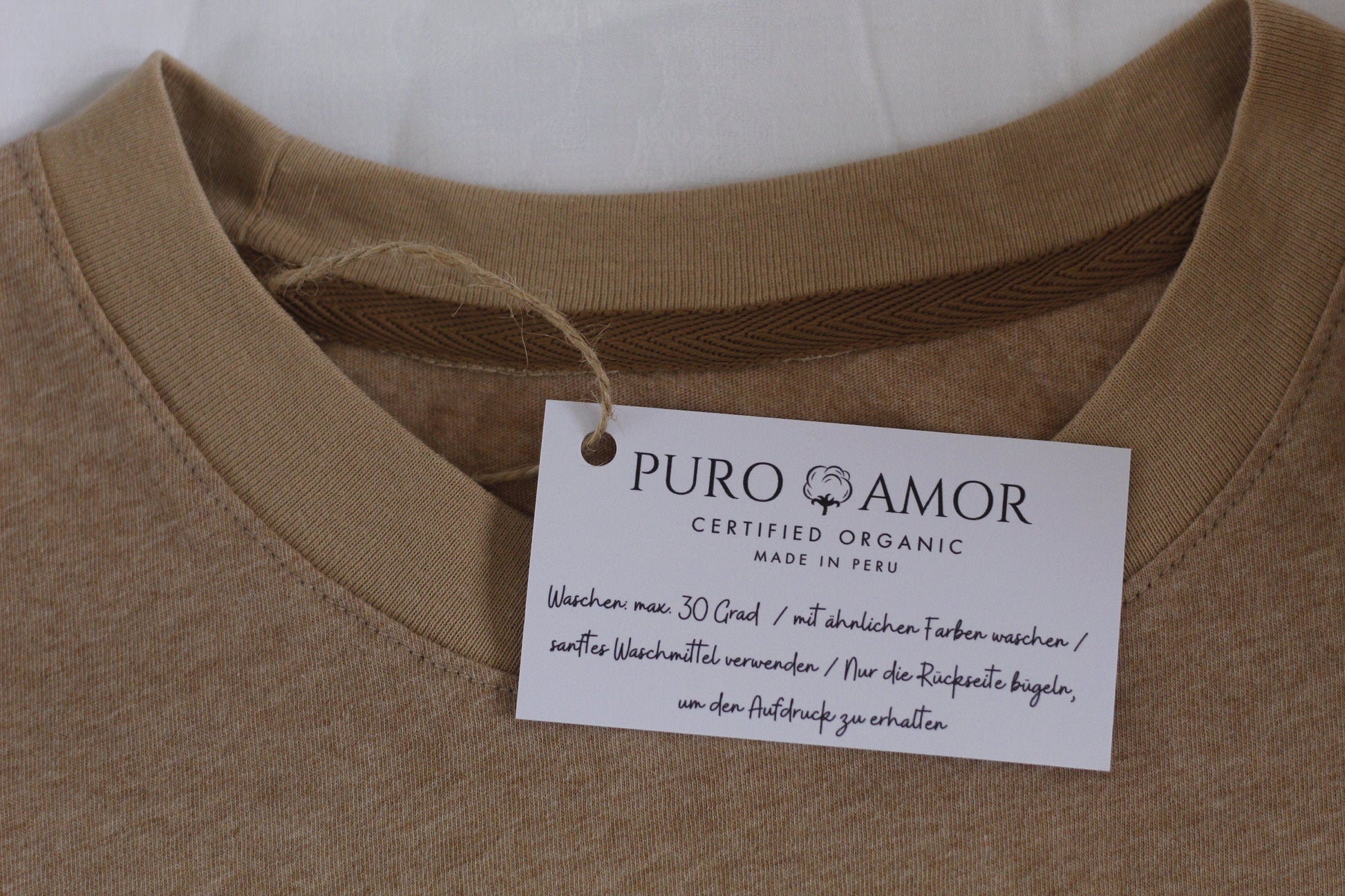 Bio Baumwoll-T-Shirt mit Hirsch Motiv - Naturbelassen - Puro Amor - Sacred Weavings 