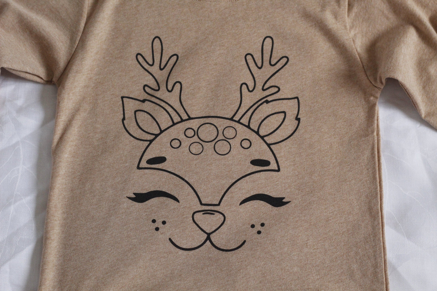 Bio Langarm Baumwoll-T-Shirt für Kinder mit Rentier Druck - Naturbelassen - Puro Amor - Sacred Weavings 