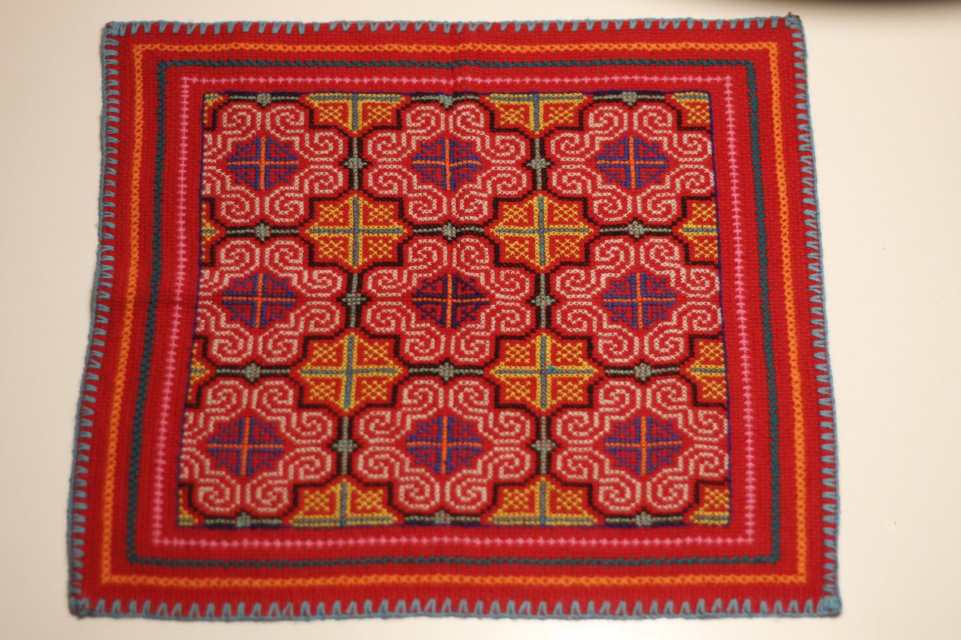 Shipibo Altar Tuch in Rot, 38x35cm - Sacred Weavings 
