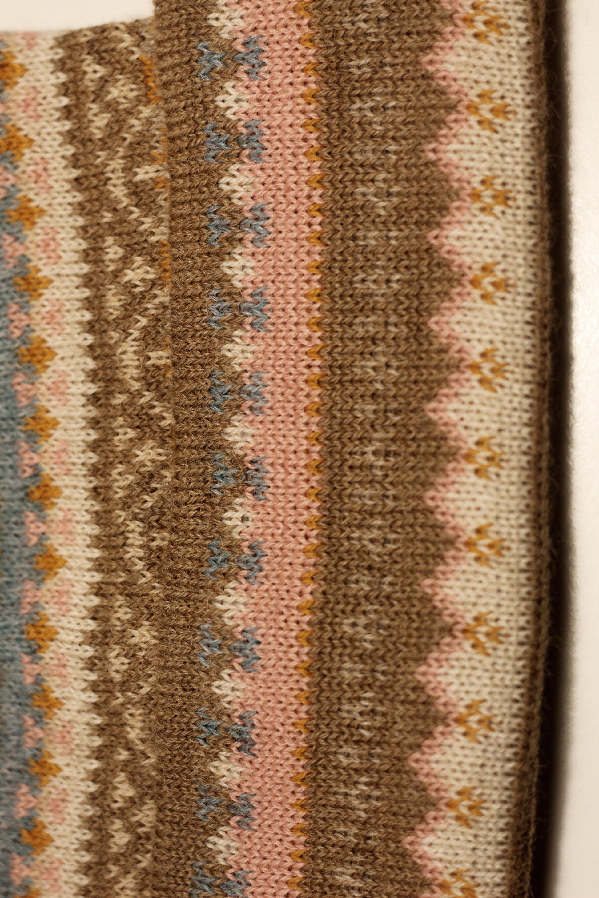 Alpaka Wollmütze & Pulswärmer Kombination - Stil: Frühlingsgefühle - Sacred Weavings 