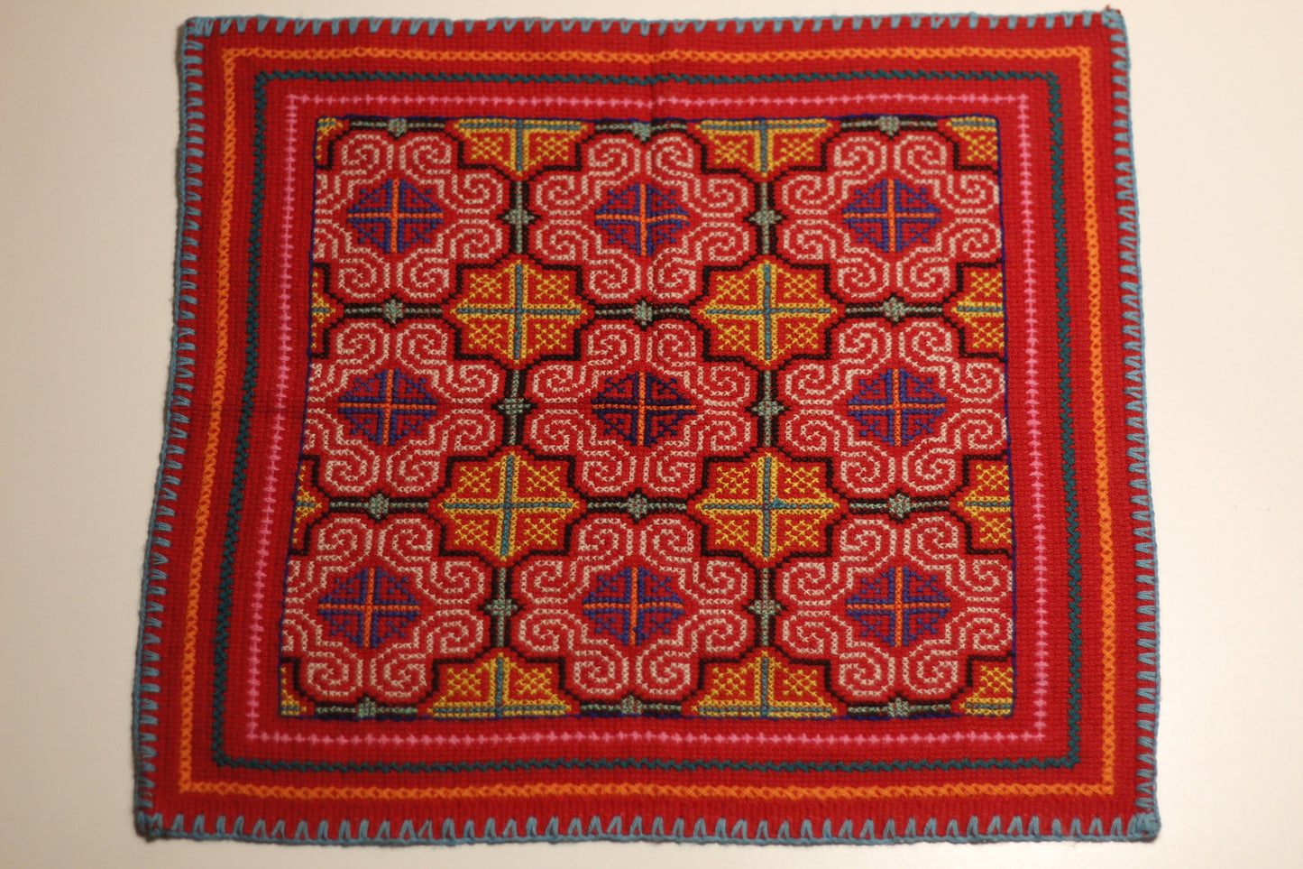 Shipibo Altar Tuch in Rot, 38x35cm - Sacred Weavings 