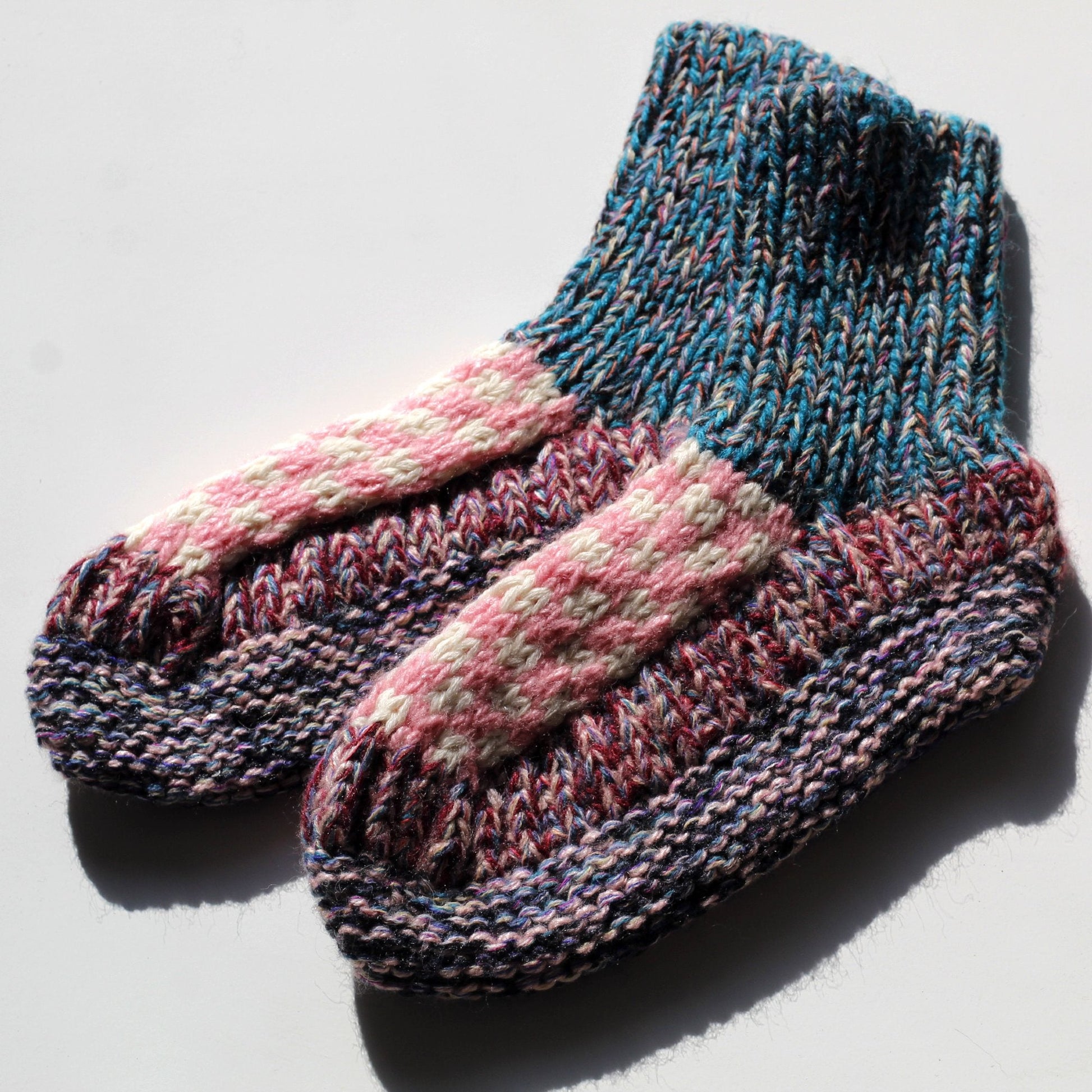 Bequeme Haussocken aus Wolle - Pantoffel - Peruanischer Stil - Sacred Weavings 