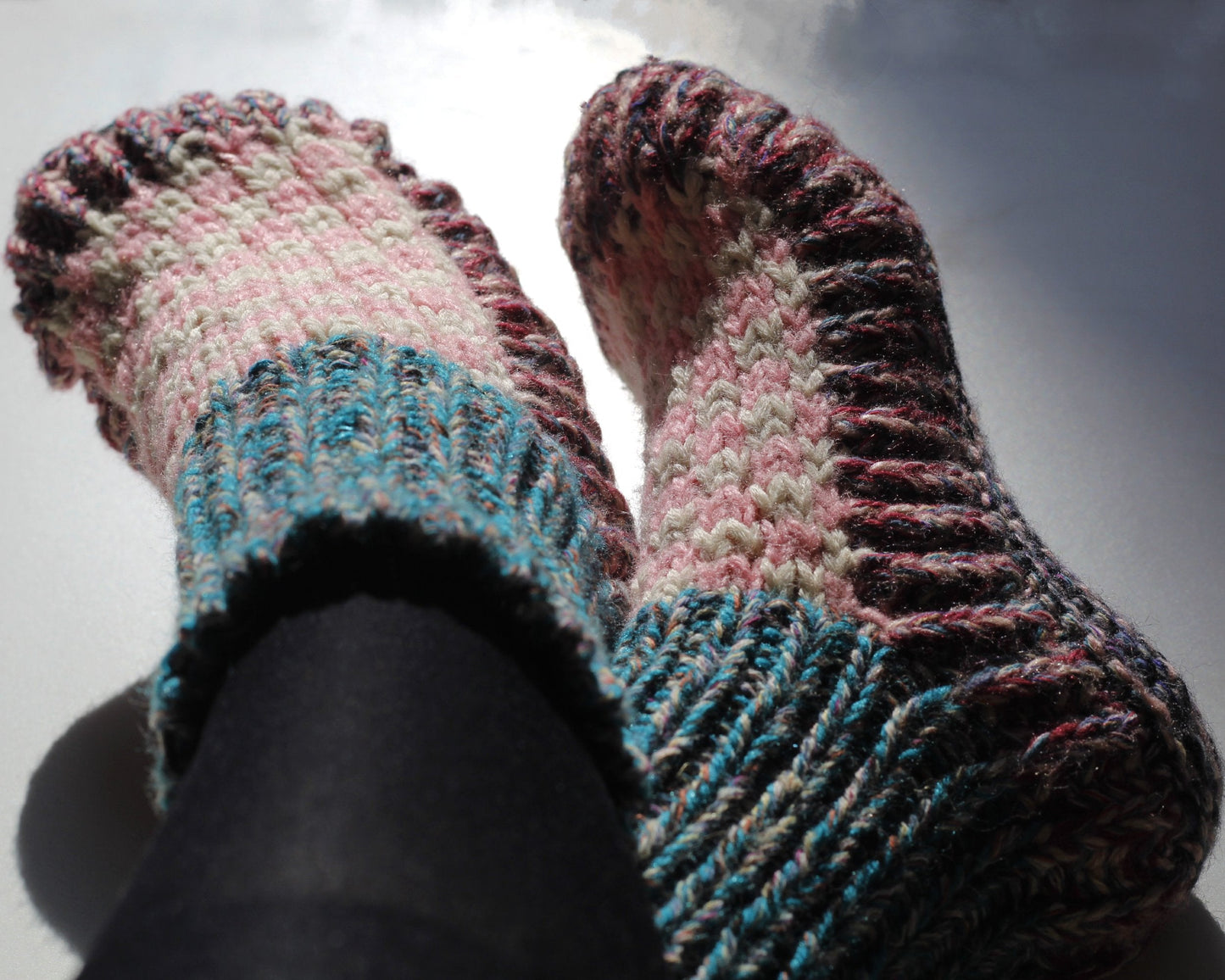 Bequeme Haussocken aus Wolle - Pantoffel - Peruanischer Stil - Sacred Weavings 