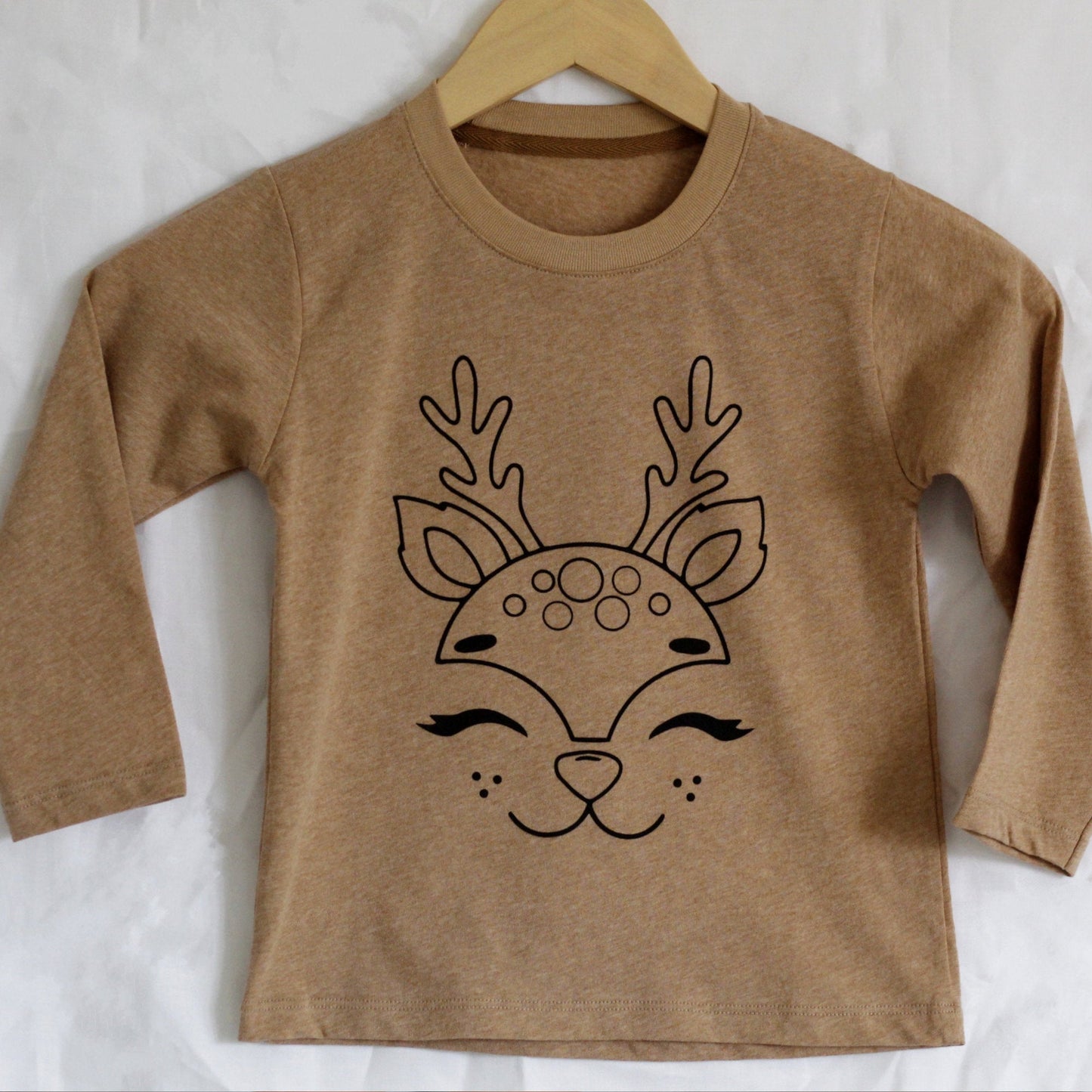 Bio Langarm Baumwoll-T-Shirt für Kinder mit Rentier Druck - Naturbelassen - Puro Amor - Sacred Weavings 